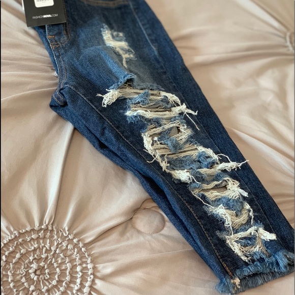 BERMUDA SHORTS || NWT - Picture 2 of 4